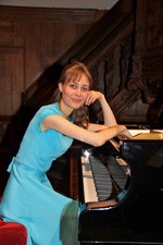 Concert pianist Eva 